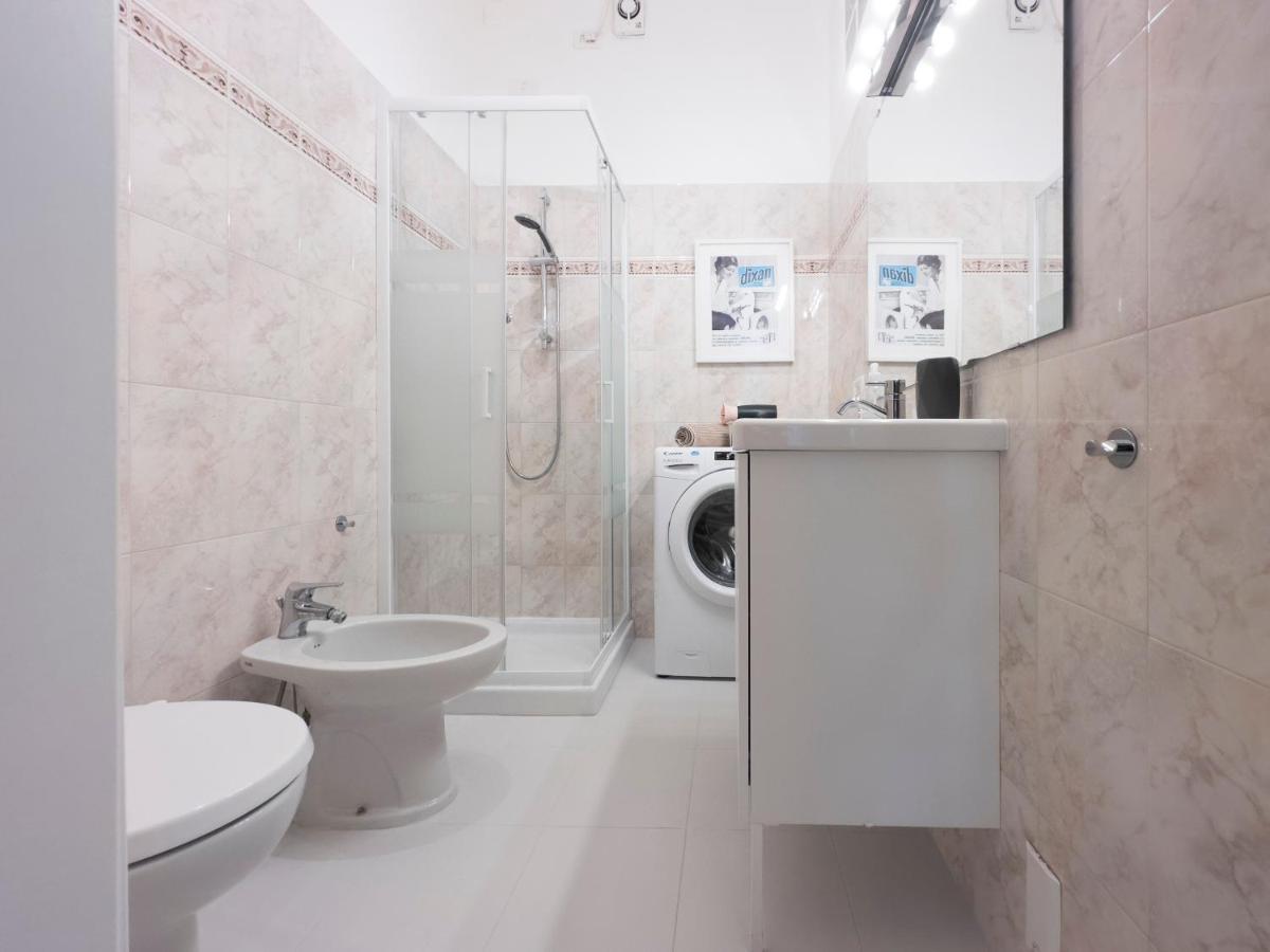 Xenia Apartments - Stylish Colorful Apt- Upbeat & Well-Connected Area Милан Экстерьер фото